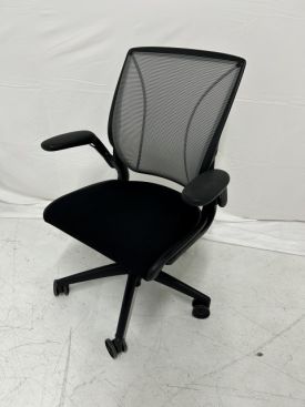 C61900 - Humanscale World Chairs